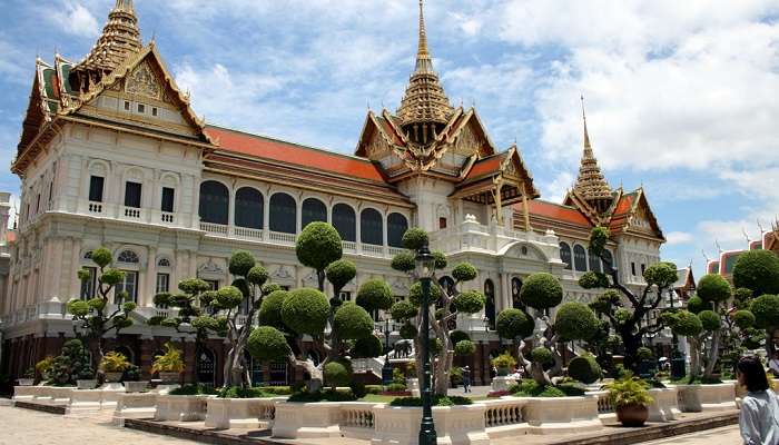 Visit the magnificent Grand Palace near Artist’s House Bangkok