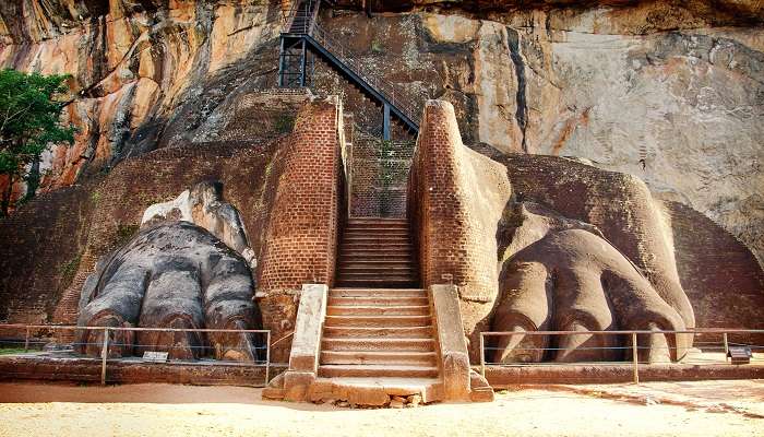 The tickets for Sigiriya Museum vary depending on age and nationality