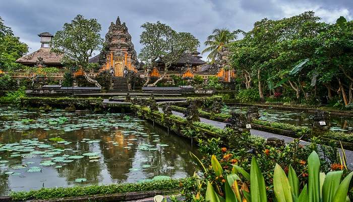  Mesmerising view of the enchanting Pura Taman Kemuda Saraswati temple