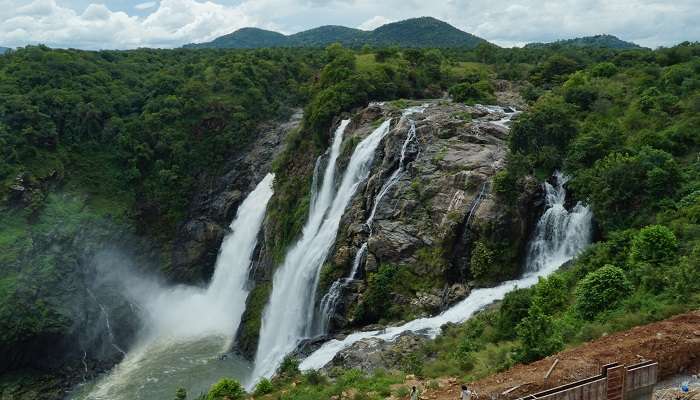 Gaganachukki falls on the way during the Ooty to Mysore road trip