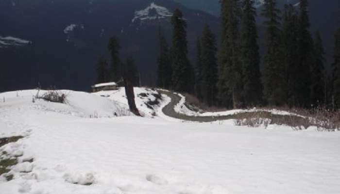 The Saach Pass poses a challenge to visitors due to its dangerous terrain