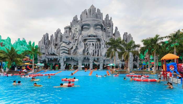 Suoi Tien Theme Park is a historical theme amusement park. 
