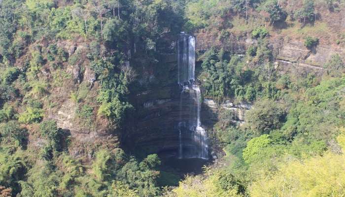 Stunning view of Vantawng Falls, one of the scenic picnic spots in Aizawl for peaceful vibes.