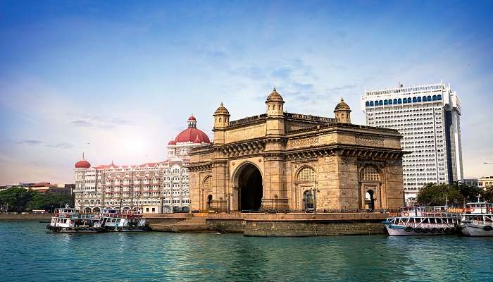 The view of the Gateway Of India.