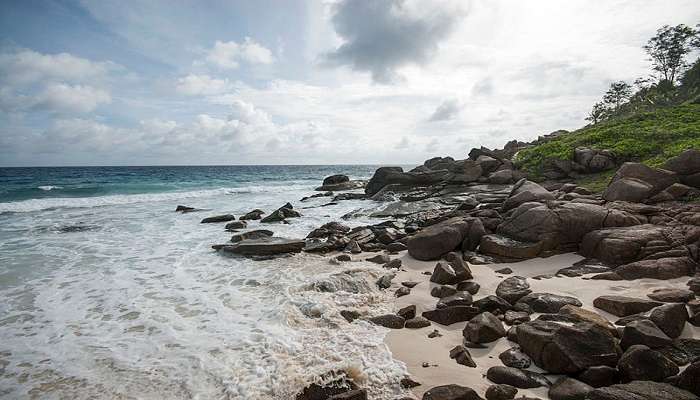 Anse Cachée, Takamaka area