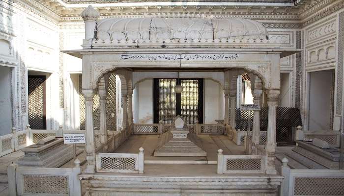 Explore the complex of Paigah Tombs