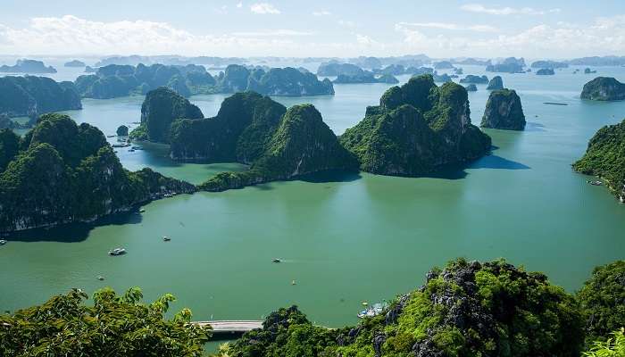 A day trip to the stunning Ha Long Bay