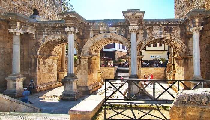 The panoramic view of the Hadrian's Gate