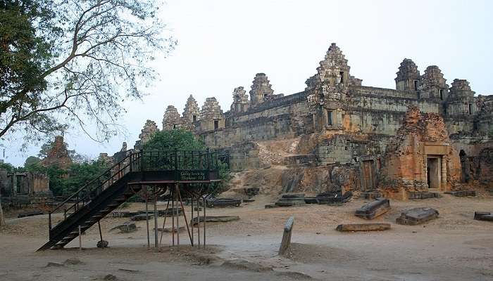 Exploring the Beauty of Phnom Bakheng Temple