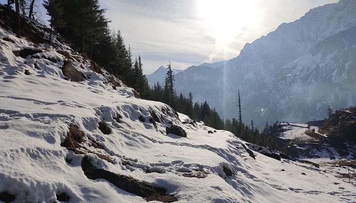 Stunning snow slopes in Himachal Pradesh