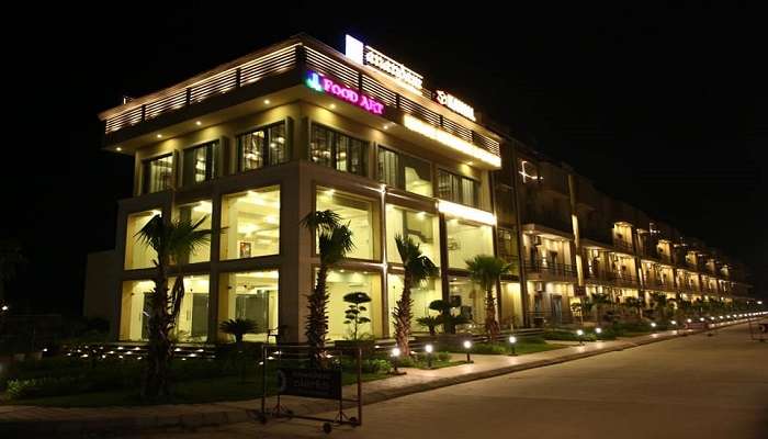 Anandam Clarks is one of the luxurious hotels to stay in Vrindavan.