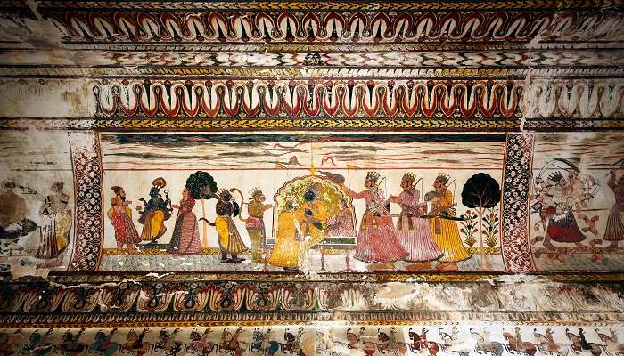 Painting on the wall of Laxmi Temple Orchha 