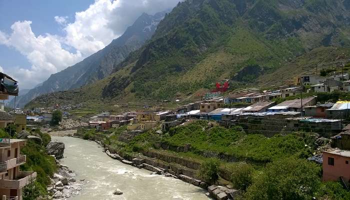 The climate of Badrinath in December stays extremely cold.