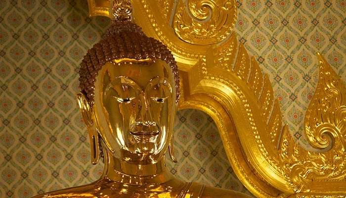 Closer view of Bangkok Gold Buddha in Wat Traimit.