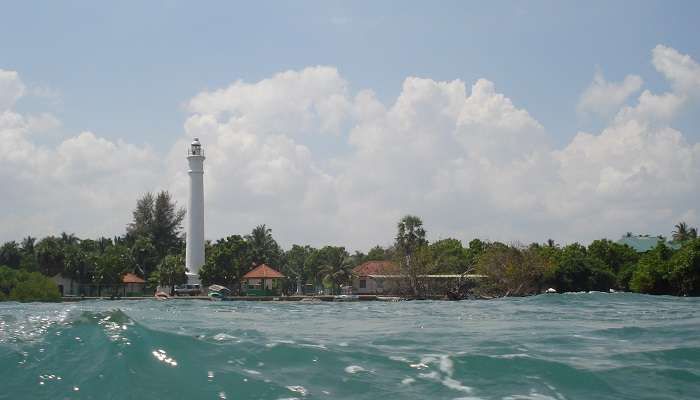 Batticaloa Lighthouse near Kallady Bridge is a must-visit place. 