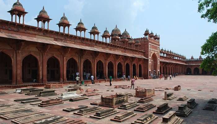 Diwan E Khas is also known as the private hall of the Mughals
