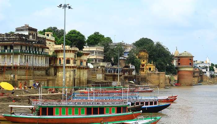 Varanasi ghats Would let tourist experience serenity