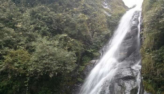 Visit Bhagsunag Waterfall for a fantastic escape in the scenic Himachal Pradesh