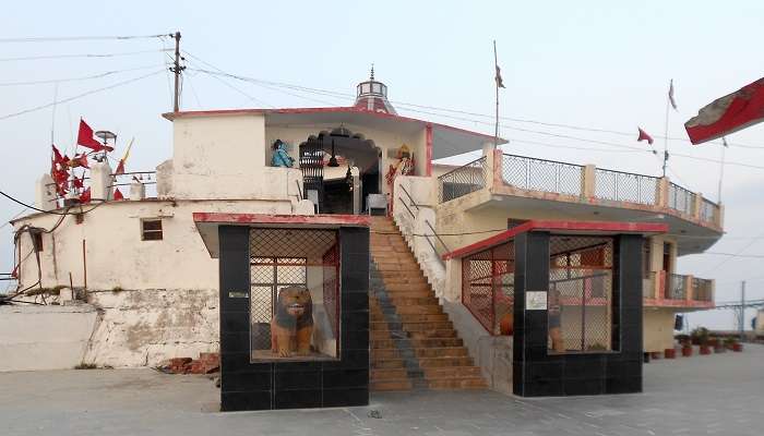 A powerful temple, the Chandrabandani Temple, is one of the Shakti Peeths that is dedicated to Goddess Sati