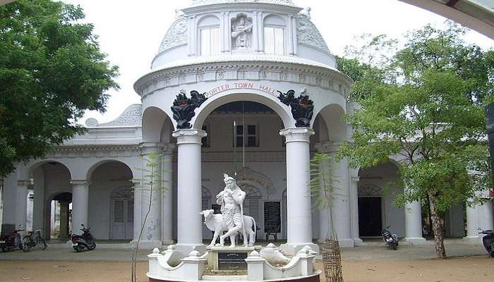 visit the town hall at the Tamil nadu. 