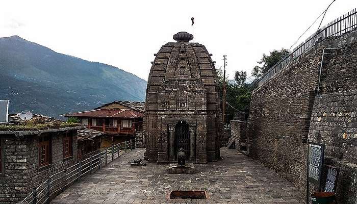 An ancient sculpture of the Gauri Shankar Temple 