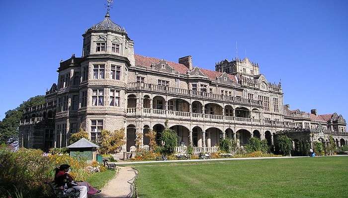 The front Garden of the Viceregal Lodge along with the building