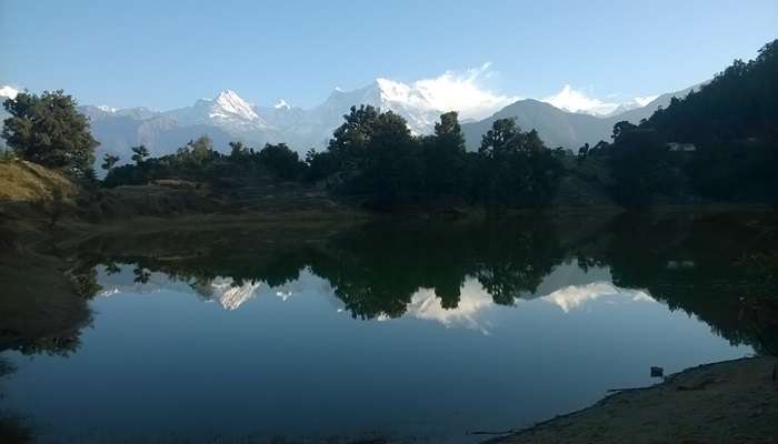 Visit The gorgeous Deoria Tal Lake near Chopta in November 