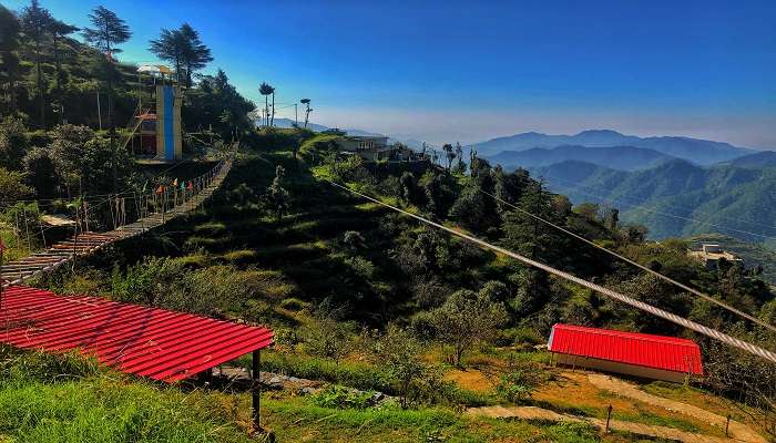 For all adventurous souls, Dhanaulti Adventure Park is the perfect place to go before snowfall in Dhanaulti. 