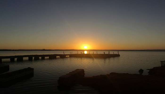 Discover the beauty of Fatnas Island in the sunset