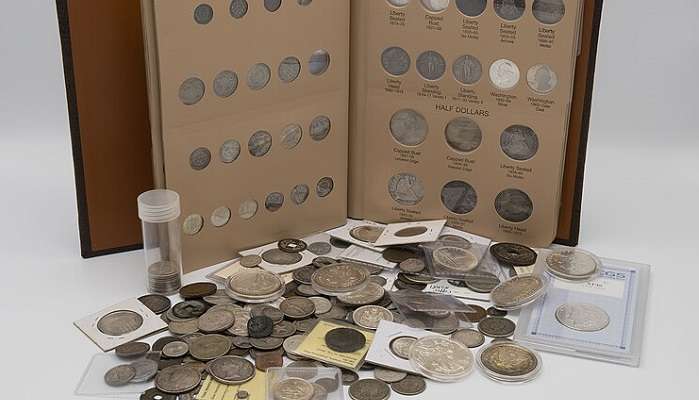 You will find a numismatic collection at the museum 