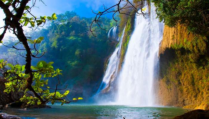 Phu Cuong Waterfall is a picnic spot just 40 km away from Pleiku City. 
