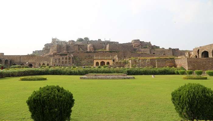 Visit the Golconda Fort 