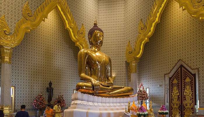 The Golden Buddha at Wat Traimit Bangkok is an essential stop for anyone exploring.