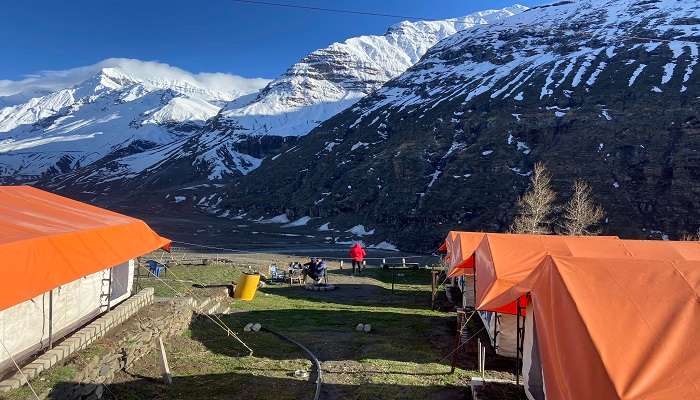 Goldrop Camp Sissu is a luxurious camping site located in the most picturesque setting of the Himalayas