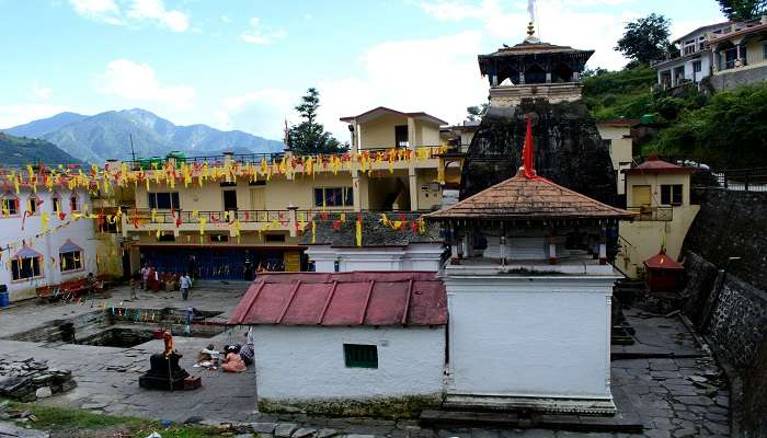 An Amazing view of Guptkashi near Kedarnath in June