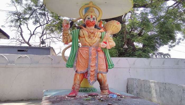 The Majestic Lord Hanuman Statue at the Hanuman Garhi Temple in Uttarakhand.