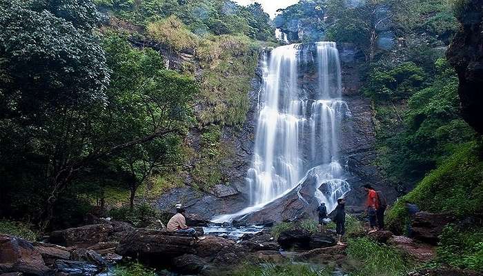 Go sightseeing at Hebbe Falls, one of the popular Karnataka waterfalls
