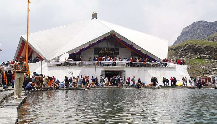 Hemkund Sahib is a famous pilgrimage destination for the Sikh pilgrims.