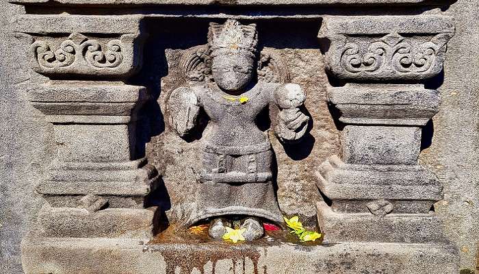 Gauri Shankar is another name for these deities, Lord Shiva and Parvati.