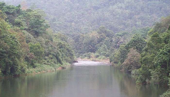 Have fun at the Hamilton Canal Negombo in Sri Lanka, along the Kelani River