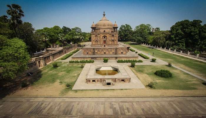 The beautifully carved tomb of Khusro Bagh