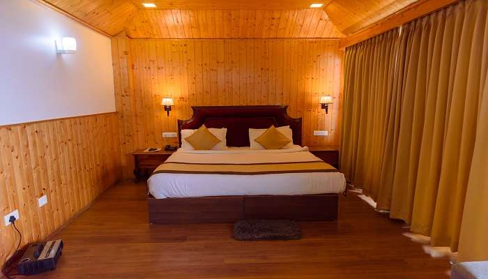Hotel Royal Park in Tanuku offers many options of beds, one of the best hotels in tadepalligudem