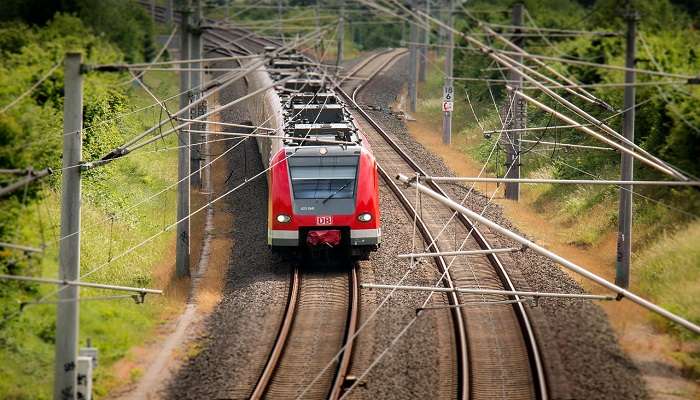 use the train or other local transport to reach the Kalpitiya Dutch Fort.