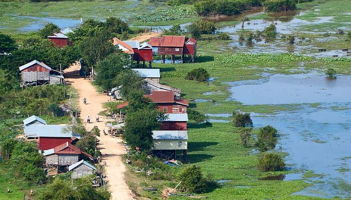 a mesmerizing view of the Cambodian village to explore in the phnom Kraom.