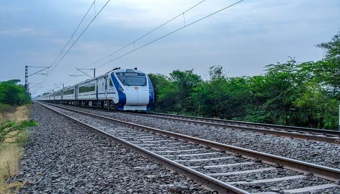 A picture of Indian Rail nearing to Mathura
