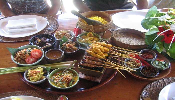 You can try Chicken Geprek with typical Balinese flavour, served with warm rice, Serundens and various sambal.