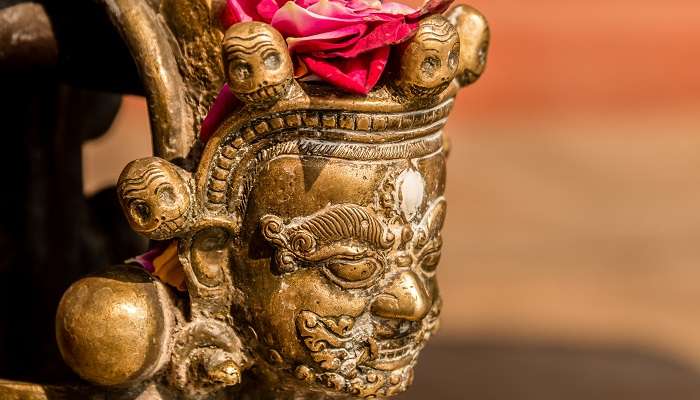 Kaal Bhairav is worshipped in one of the temples in Harishchandra GhatKaal Bhairav is worshipped in one of the temples in Harishchandra Ghat