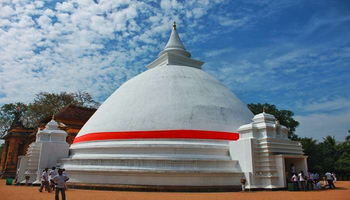 Kelaniya Raja Maha Vihara Colombo stupa.