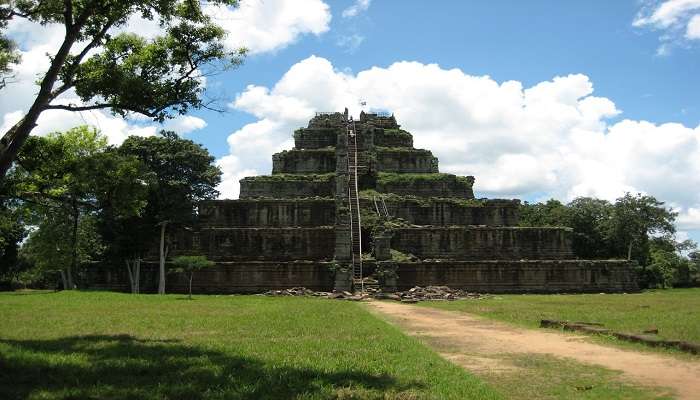 A picture of Koh Ker Teple near Preah Vihear Temple