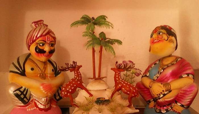 Colourful Kondapalli Dolls in Fort